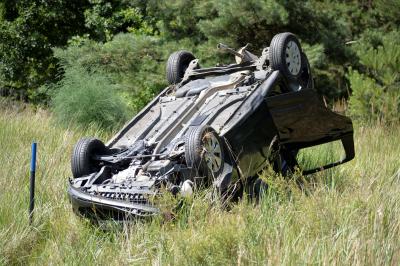 Pkw ueberschlaegt sich auf der A10 - Laengerer Stau Richtung Berlin